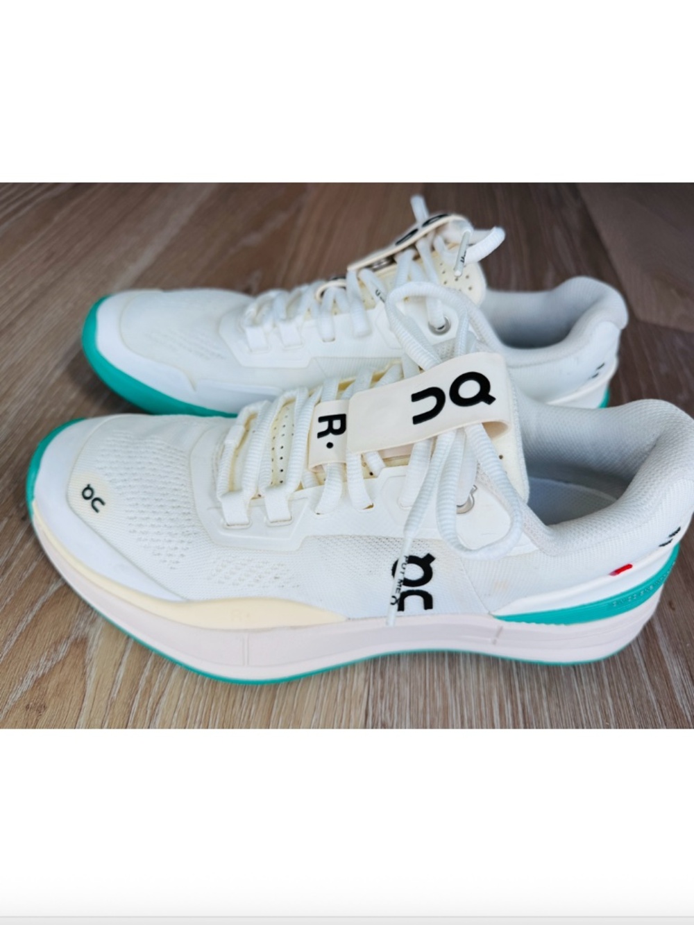 On Running "THE ROGER" & Swiss Engineering Collab Sneakers - Women’s 8 - Picture 3 of 10